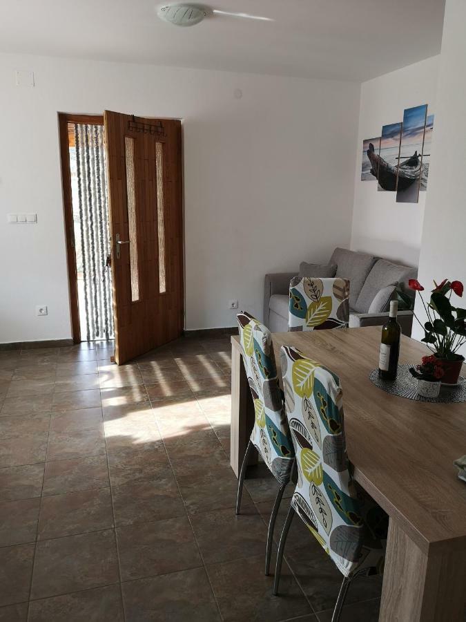 Holiday Home Cvitka Віс Екстер'єр фото